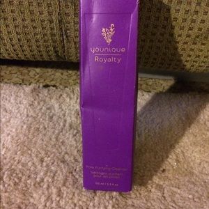 YOUNIQUE PORE PURIFYING CLEANSER